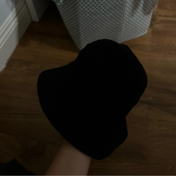 H&M bucket hat - Picture 10 of 10